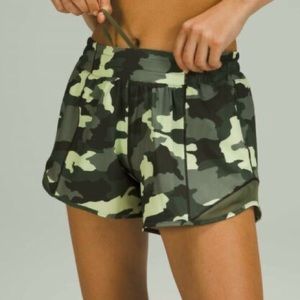 Hotty hot low-rise lined short 2.5”